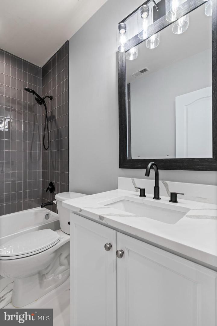 43915 KITTIWAKE DR, LEESBURG, Virginia 20176, 5 Bedrooms Bedrooms, ,4 BathroomsBathrooms,Residential,For sale,43915 KITTIWAKE DR,VALO2101836 MLS # VALO2101836