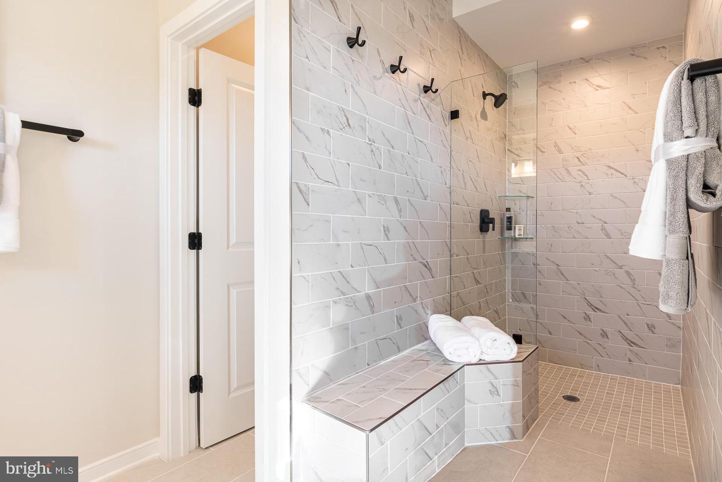 4 SEPIA SQ #HE, ASHBURN, Virginia 20147, 3 Bedrooms Bedrooms, ,2 BathroomsBathrooms,Residential,For sale,4 SEPIA SQ #HE,VALO2101842 MLS # VALO2101842