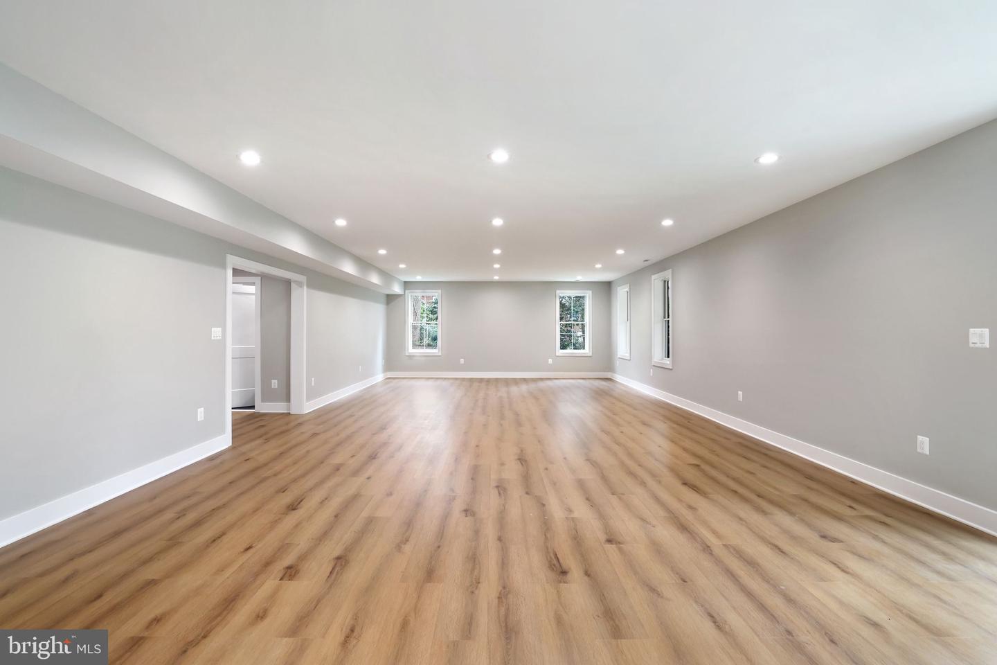 8525 RALEIGH AVE, ANNANDALE, Virginia 22003, 7 Bedrooms Bedrooms, ,7 BathroomsBathrooms,Residential,For sale,8525 RALEIGH AVE,VAFX2254884 MLS # VAFX2254884