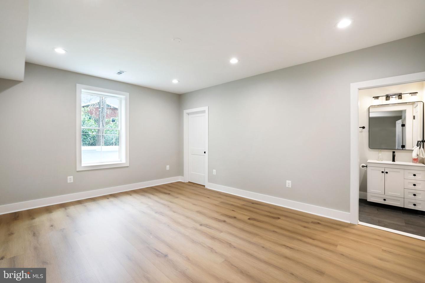 8525 RALEIGH AVE, ANNANDALE, Virginia 22003, 7 Bedrooms Bedrooms, ,7 BathroomsBathrooms,Residential,For sale,8525 RALEIGH AVE,VAFX2254884 MLS # VAFX2254884
