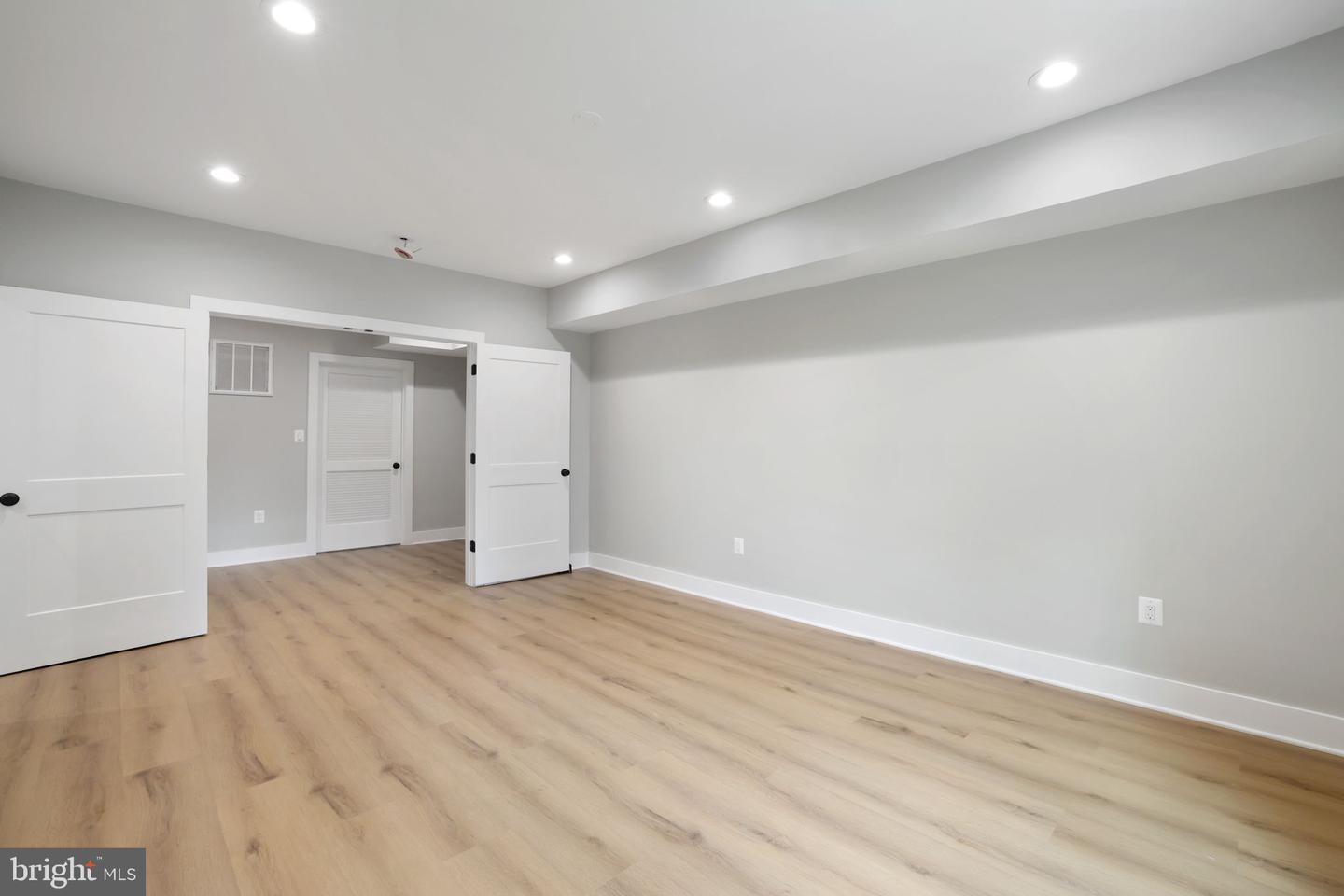 8525 RALEIGH AVE, ANNANDALE, Virginia 22003, 7 Bedrooms Bedrooms, ,7 BathroomsBathrooms,Residential,For sale,8525 RALEIGH AVE,VAFX2254884 MLS # VAFX2254884