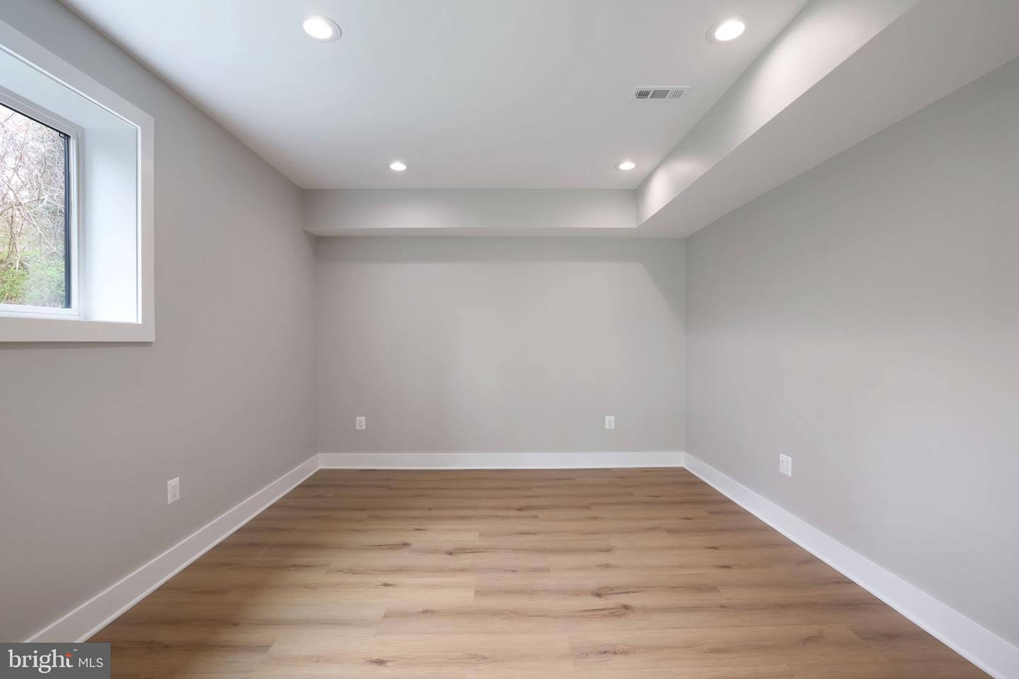 8525 RALEIGH AVE, ANNANDALE, Virginia 22003, 7 Bedrooms Bedrooms, ,7 BathroomsBathrooms,Residential,For sale,8525 RALEIGH AVE,VAFX2254884 MLS # VAFX2254884