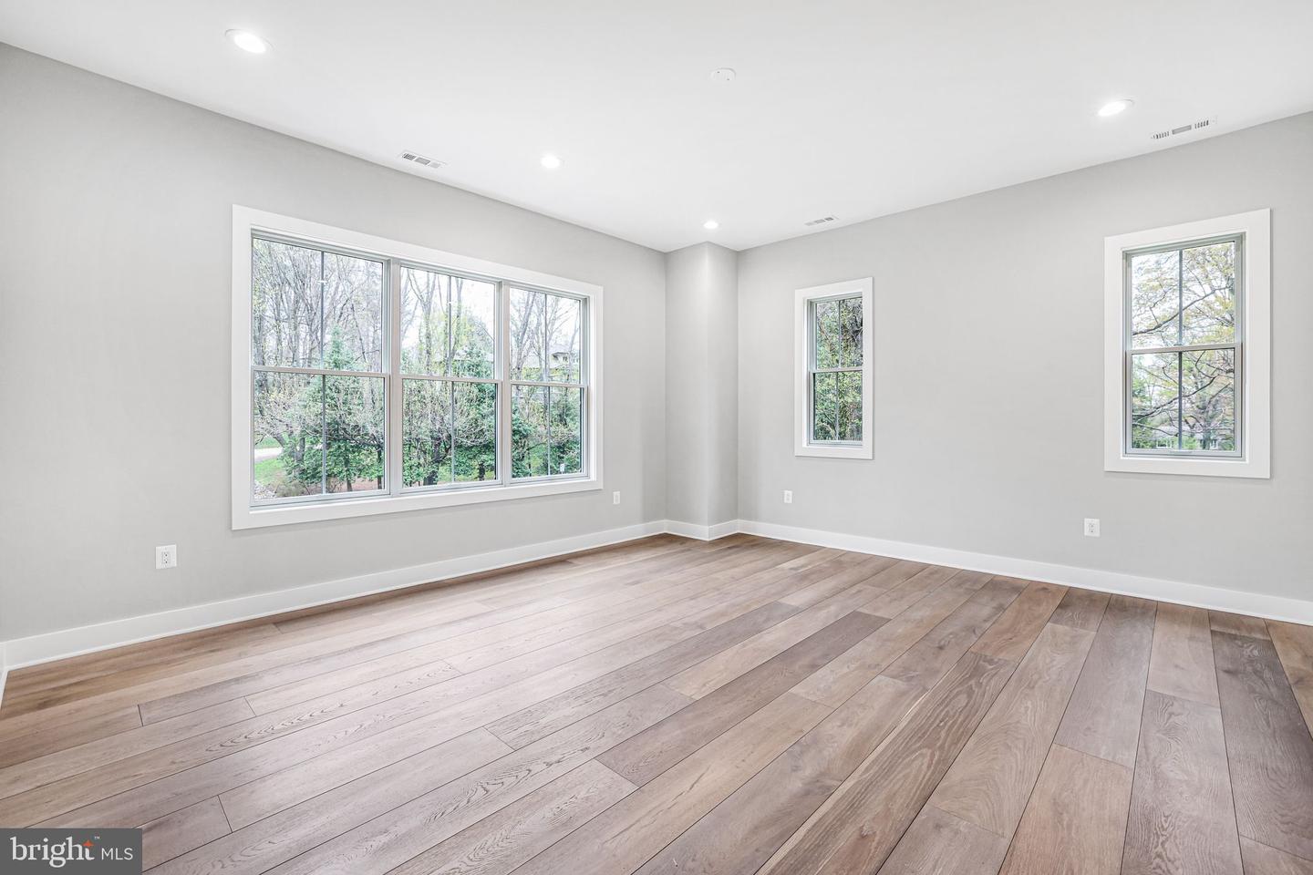8525 RALEIGH AVE, ANNANDALE, Virginia 22003, 7 Bedrooms Bedrooms, ,7 BathroomsBathrooms,Residential,For sale,8525 RALEIGH AVE,VAFX2254884 MLS # VAFX2254884