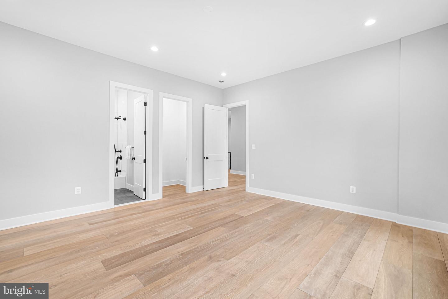 8525 RALEIGH AVE, ANNANDALE, Virginia 22003, 7 Bedrooms Bedrooms, ,7 BathroomsBathrooms,Residential,For sale,8525 RALEIGH AVE,VAFX2254884 MLS # VAFX2254884