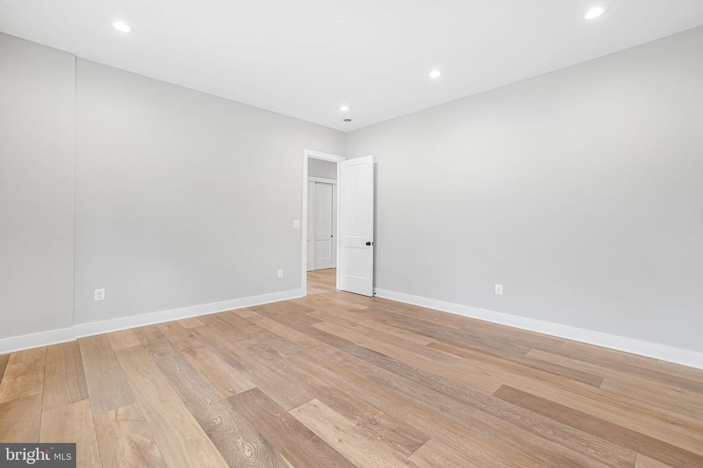 8525 RALEIGH AVE, ANNANDALE, Virginia 22003, 7 Bedrooms Bedrooms, ,7 BathroomsBathrooms,Residential,For sale,8525 RALEIGH AVE,VAFX2254884 MLS # VAFX2254884