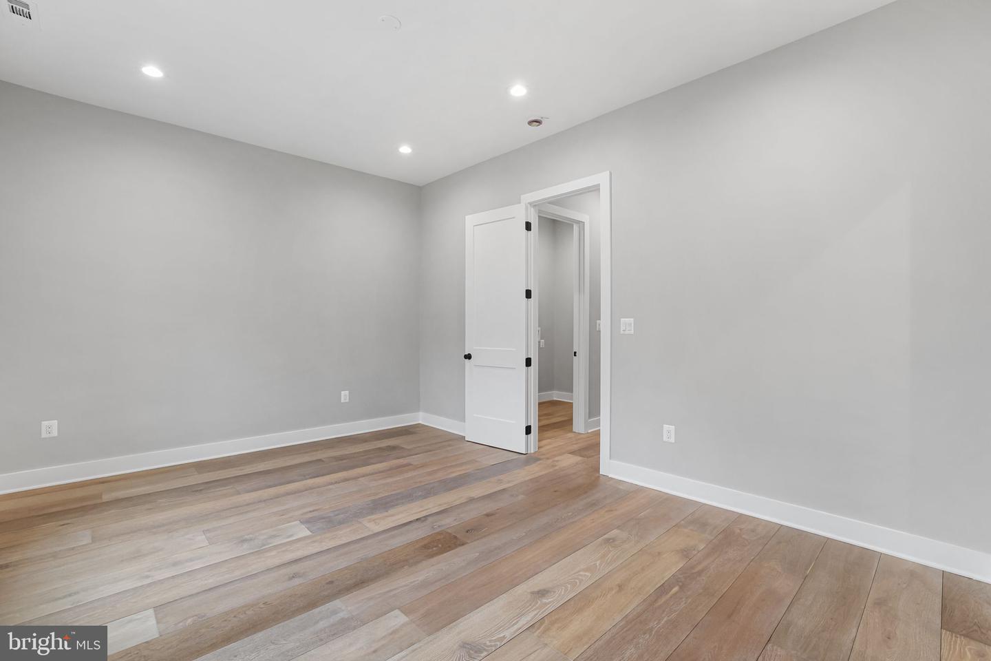 8525 RALEIGH AVE, ANNANDALE, Virginia 22003, 7 Bedrooms Bedrooms, ,7 BathroomsBathrooms,Residential,For sale,8525 RALEIGH AVE,VAFX2254884 MLS # VAFX2254884