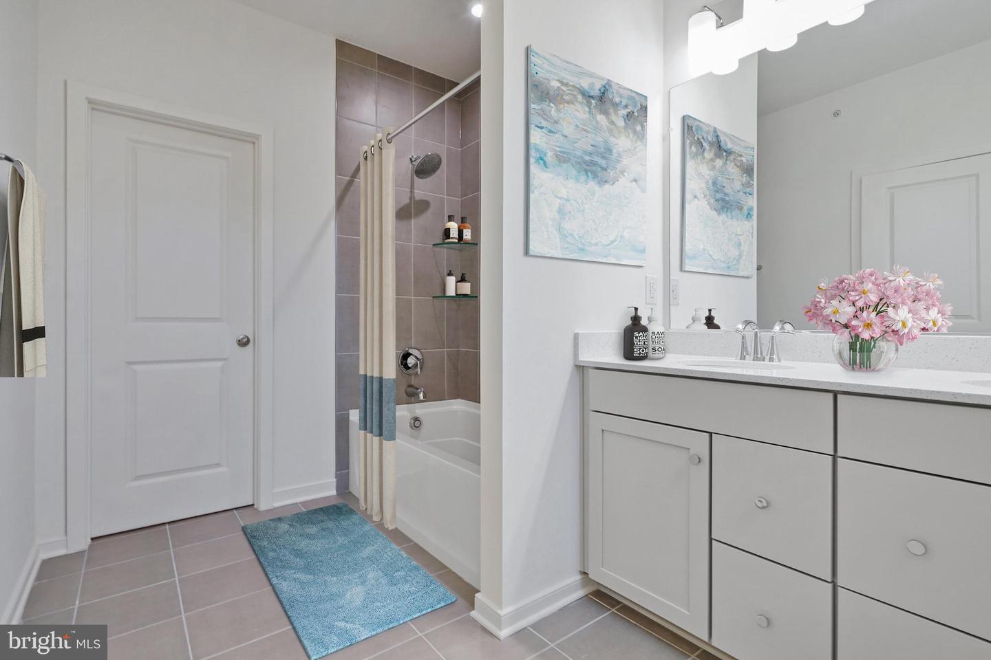 6 SEPIA SQ #KA, ASHBURN, Virginia 20147, 4 Bedrooms Bedrooms, ,2 BathroomsBathrooms,Residential,For sale,6 SEPIA SQ #KA,VALO2101852 MLS # VALO2101852