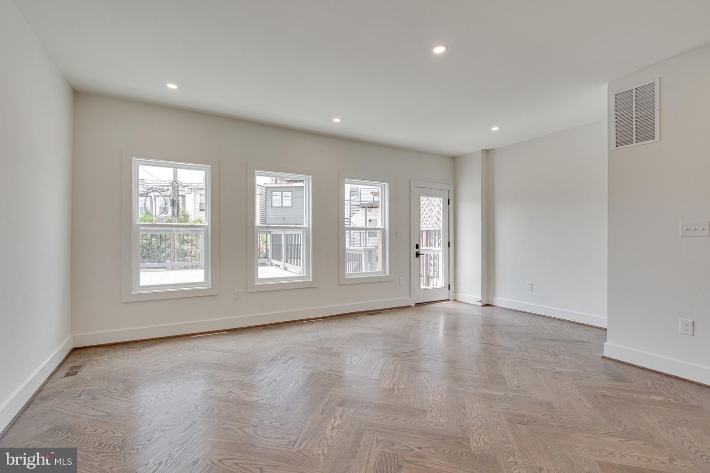 4820 5TH ST NW, WASHINGTON, District Of Columbia 20011, 4 Bedrooms Bedrooms, ,3 BathroomsBathrooms,Residential,For sale,4820 5TH ST NW,DCDC2185424 MLS # DCDC2185424