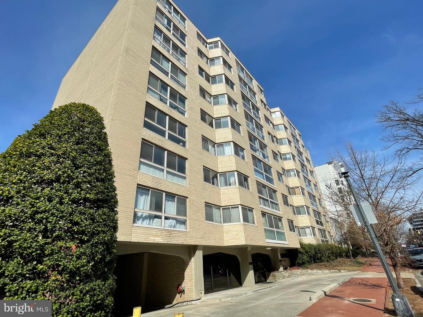 922 24TH ST NW #209, WASHINGTON, District Of Columbia 20037, 2 Rooms Rooms,1 BathroomBathrooms,Residential,For sale,922 24TH ST NW #209,DCDC2192458 MLS # DCDC2192458