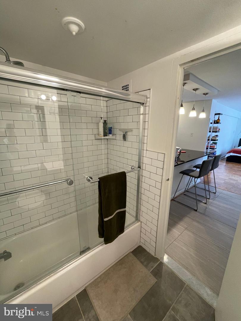 922 24TH ST NW #209, WASHINGTON, District Of Columbia 20037, 2 Rooms Rooms,1 BathroomBathrooms,Residential,For sale,922 24TH ST NW #209,DCDC2192458 MLS # DCDC2192458