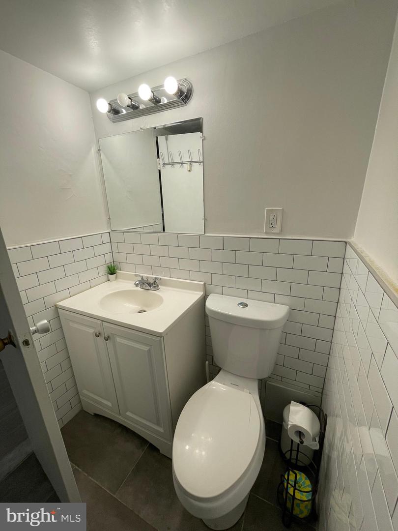 922 24TH ST NW #209, WASHINGTON, District Of Columbia 20037, 2 Rooms Rooms,1 BathroomBathrooms,Residential,For sale,922 24TH ST NW #209,DCDC2192458 MLS # DCDC2192458