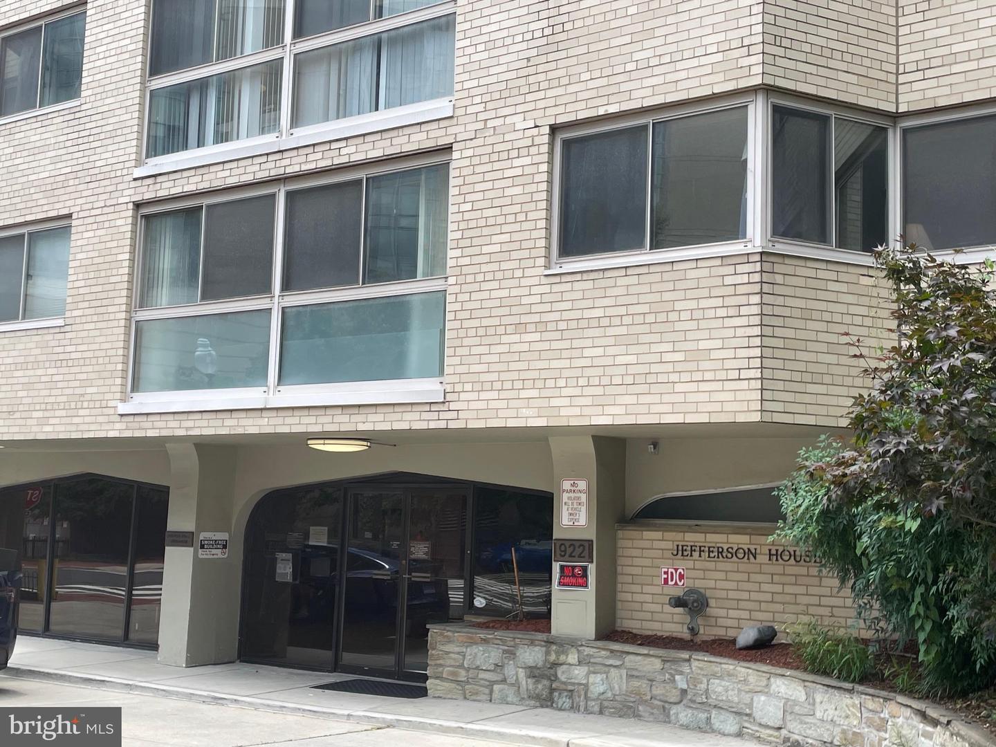 922 24TH ST NW #209, WASHINGTON, District Of Columbia 20037, 2 Rooms Rooms,1 BathroomBathrooms,Residential,For sale,922 24TH ST NW #209,DCDC2192458 MLS # DCDC2192458