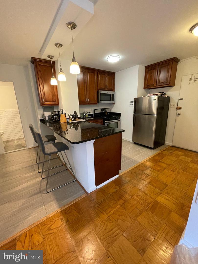 922 24TH ST NW #209, WASHINGTON, District Of Columbia 20037, 2 Rooms Rooms,1 BathroomBathrooms,Residential,For sale,922 24TH ST NW #209,DCDC2192458 MLS # DCDC2192458