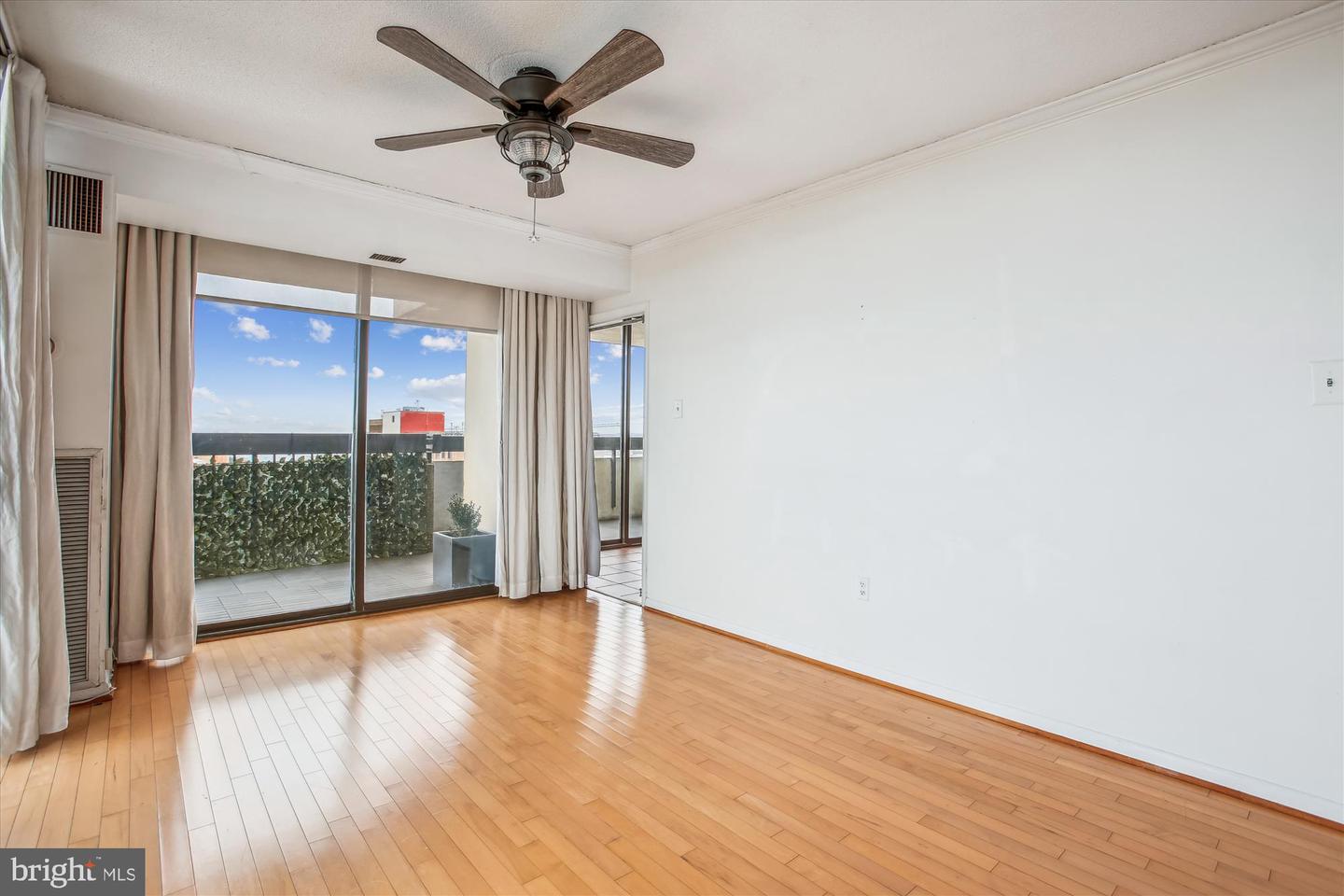 400 MADISON ST #1704, ALEXANDRIA, Virginia 22314, 2 Bedrooms Bedrooms, ,2 BathroomsBathrooms,Residential,For sale,400 MADISON ST #1704,VAAX2043720 MLS # VAAX2043720