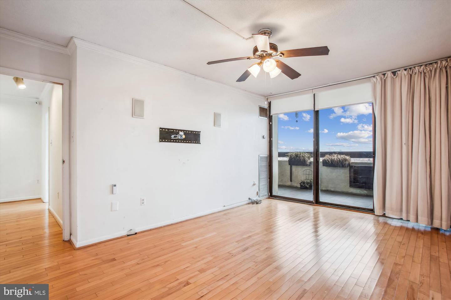 400 MADISON ST #1704, ALEXANDRIA, Virginia 22314, 2 Bedrooms Bedrooms, ,2 BathroomsBathrooms,Residential,For sale,400 MADISON ST #1704,VAAX2043720 MLS # VAAX2043720