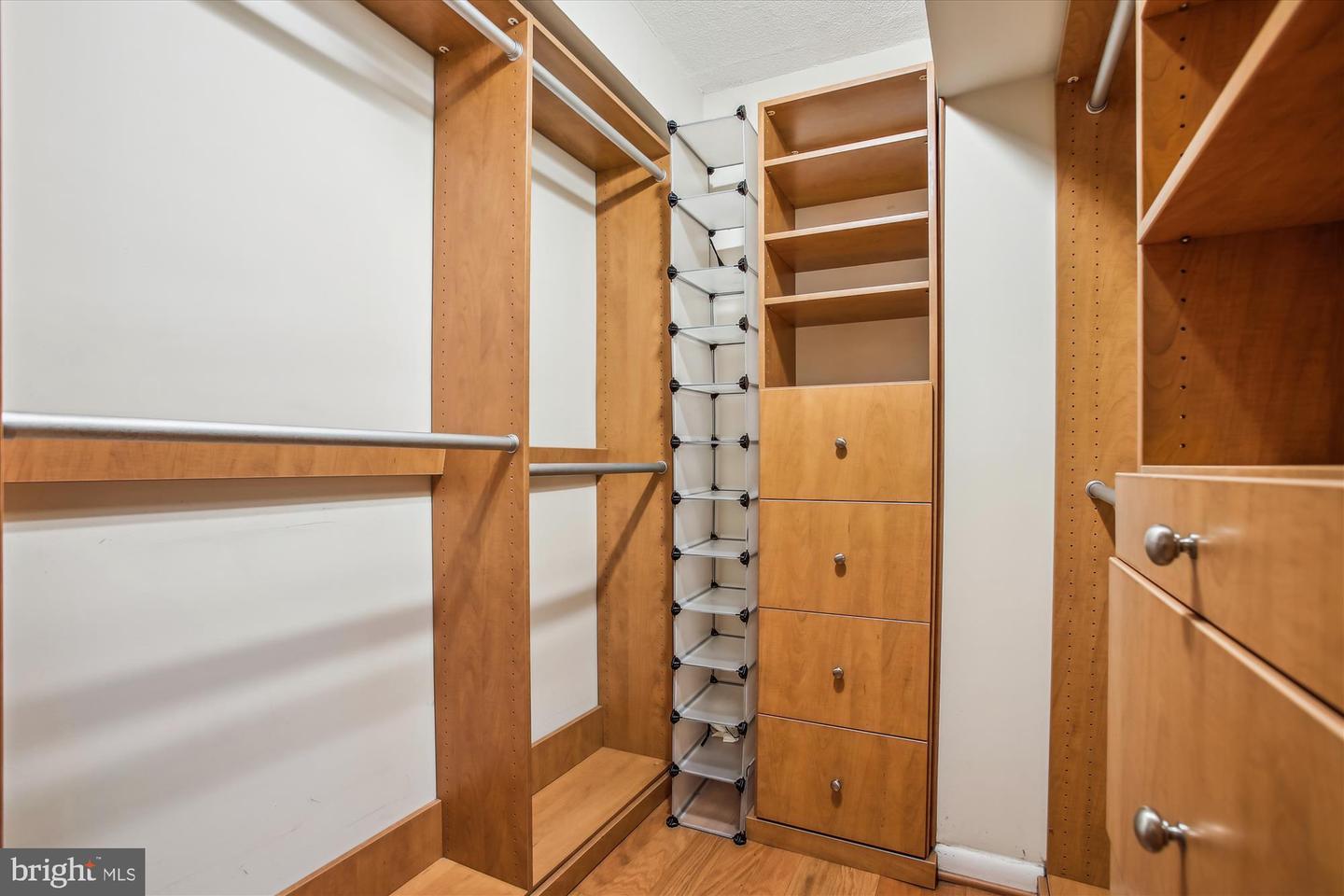 400 MADISON ST #1704, ALEXANDRIA, Virginia 22314, 2 Bedrooms Bedrooms, ,2 BathroomsBathrooms,Residential,For sale,400 MADISON ST #1704,VAAX2043720 MLS # VAAX2043720