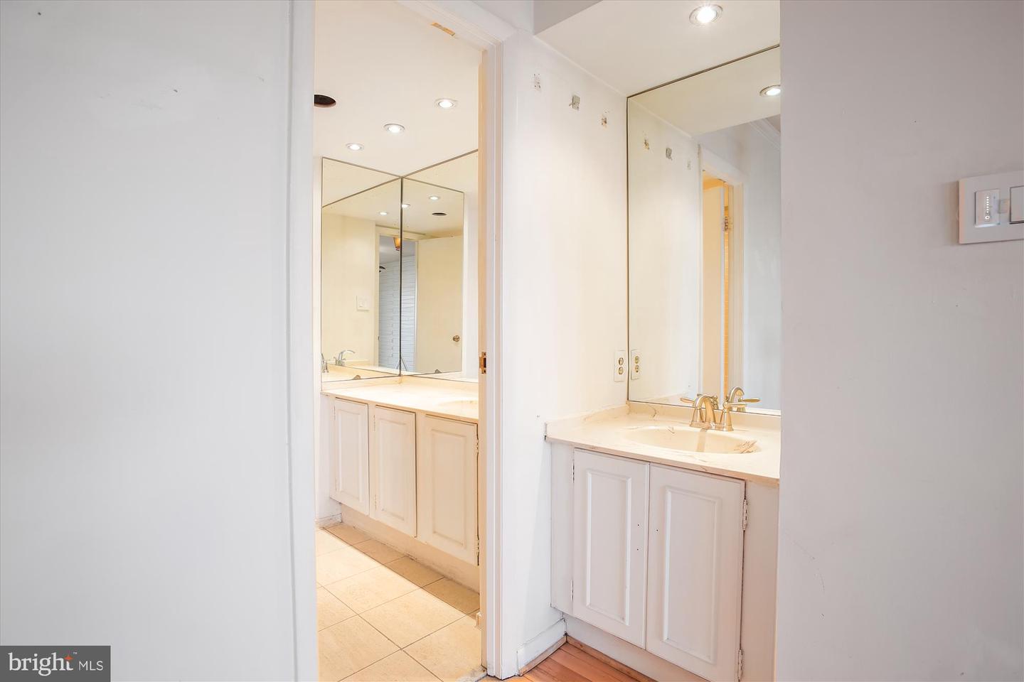 400 MADISON ST #1704, ALEXANDRIA, Virginia 22314, 2 Bedrooms Bedrooms, ,2 BathroomsBathrooms,Residential,For sale,400 MADISON ST #1704,VAAX2043720 MLS # VAAX2043720