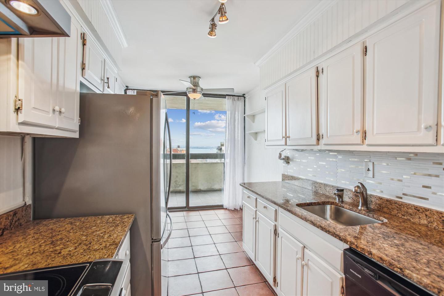 400 MADISON ST #1704, ALEXANDRIA, Virginia 22314, 2 Bedrooms Bedrooms, ,2 BathroomsBathrooms,Residential,For sale,400 MADISON ST #1704,VAAX2043720 MLS # VAAX2043720
