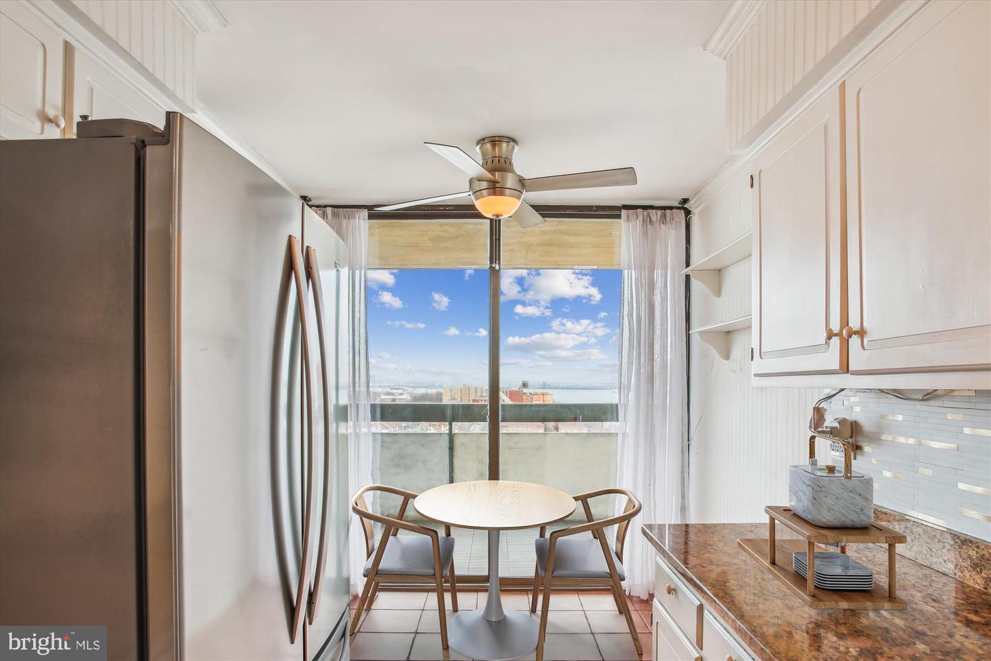 400 MADISON ST #1704, ALEXANDRIA, Virginia 22314, 2 Bedrooms Bedrooms, ,2 BathroomsBathrooms,Residential,For sale,400 MADISON ST #1704,VAAX2043720 MLS # VAAX2043720