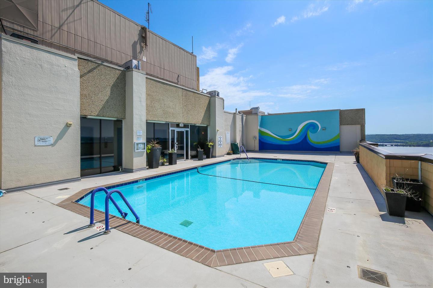 400 MADISON ST #1704, ALEXANDRIA, Virginia 22314, 2 Bedrooms Bedrooms, ,2 BathroomsBathrooms,Residential,For sale,400 MADISON ST #1704,VAAX2043720 MLS # VAAX2043720