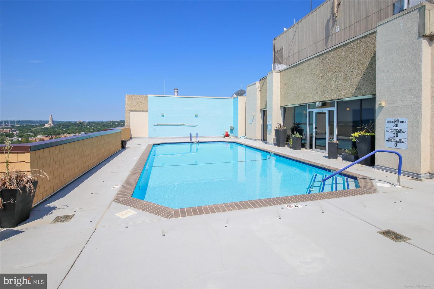 400 MADISON ST #1704, ALEXANDRIA, Virginia 22314, 2 Bedrooms Bedrooms, ,2 BathroomsBathrooms,Residential,For sale,400 MADISON ST #1704,VAAX2043720 MLS # VAAX2043720