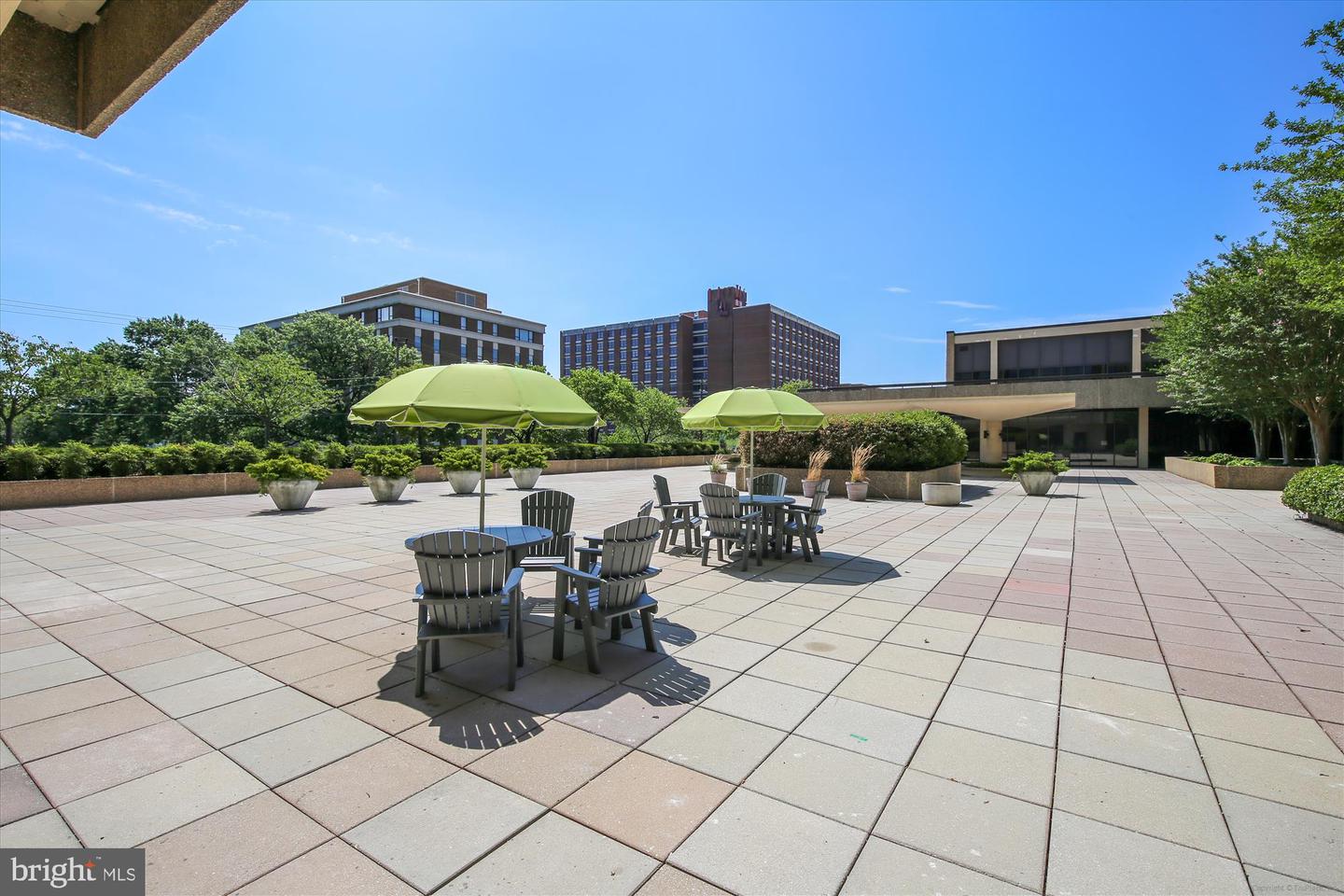 400 MADISON ST #1704, ALEXANDRIA, Virginia 22314, 2 Bedrooms Bedrooms, ,2 BathroomsBathrooms,Residential,For sale,400 MADISON ST #1704,VAAX2043720 MLS # VAAX2043720