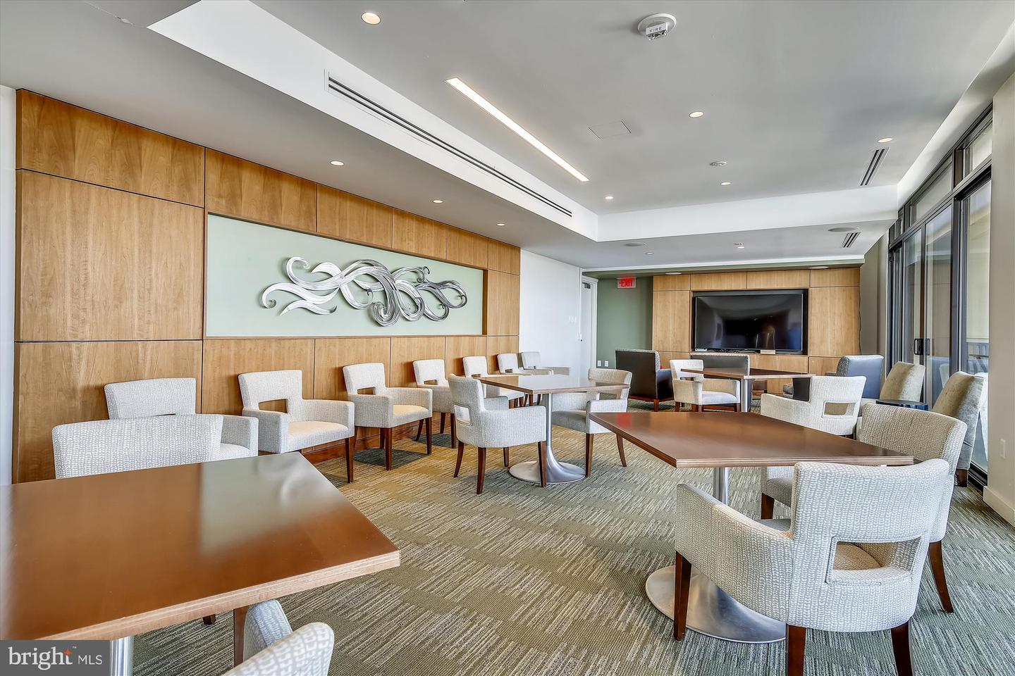 400 MADISON ST #1704, ALEXANDRIA, Virginia 22314, 2 Bedrooms Bedrooms, ,2 BathroomsBathrooms,Residential,For sale,400 MADISON ST #1704,VAAX2043720 MLS # VAAX2043720
