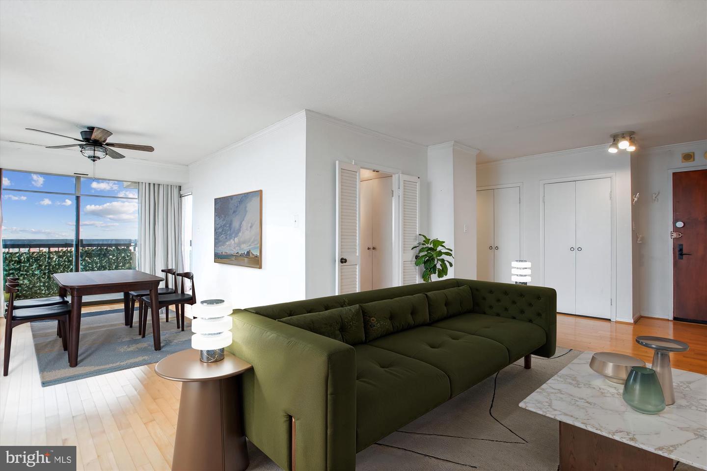 400 MADISON ST #1704, ALEXANDRIA, Virginia 22314, 2 Bedrooms Bedrooms, ,2 BathroomsBathrooms,Residential,For sale,400 MADISON ST #1704,VAAX2043720 MLS # VAAX2043720