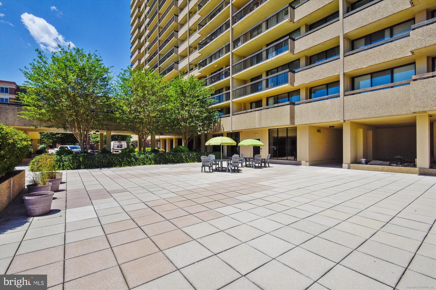 400 MADISON ST #1704, ALEXANDRIA, Virginia 22314, 2 Bedrooms Bedrooms, ,2 BathroomsBathrooms,Residential,For sale,400 MADISON ST #1704,VAAX2043720 MLS # VAAX2043720