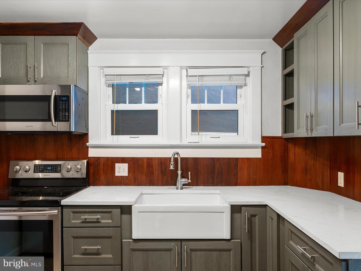 107 E MONMOUTH ST, WINCHESTER, Virginia 22601, 3 Bedrooms Bedrooms, ,1 BathroomBathrooms,Residential,For sale,107 E MONMOUTH ST,VAWI2007482 MLS # VAWI2007482