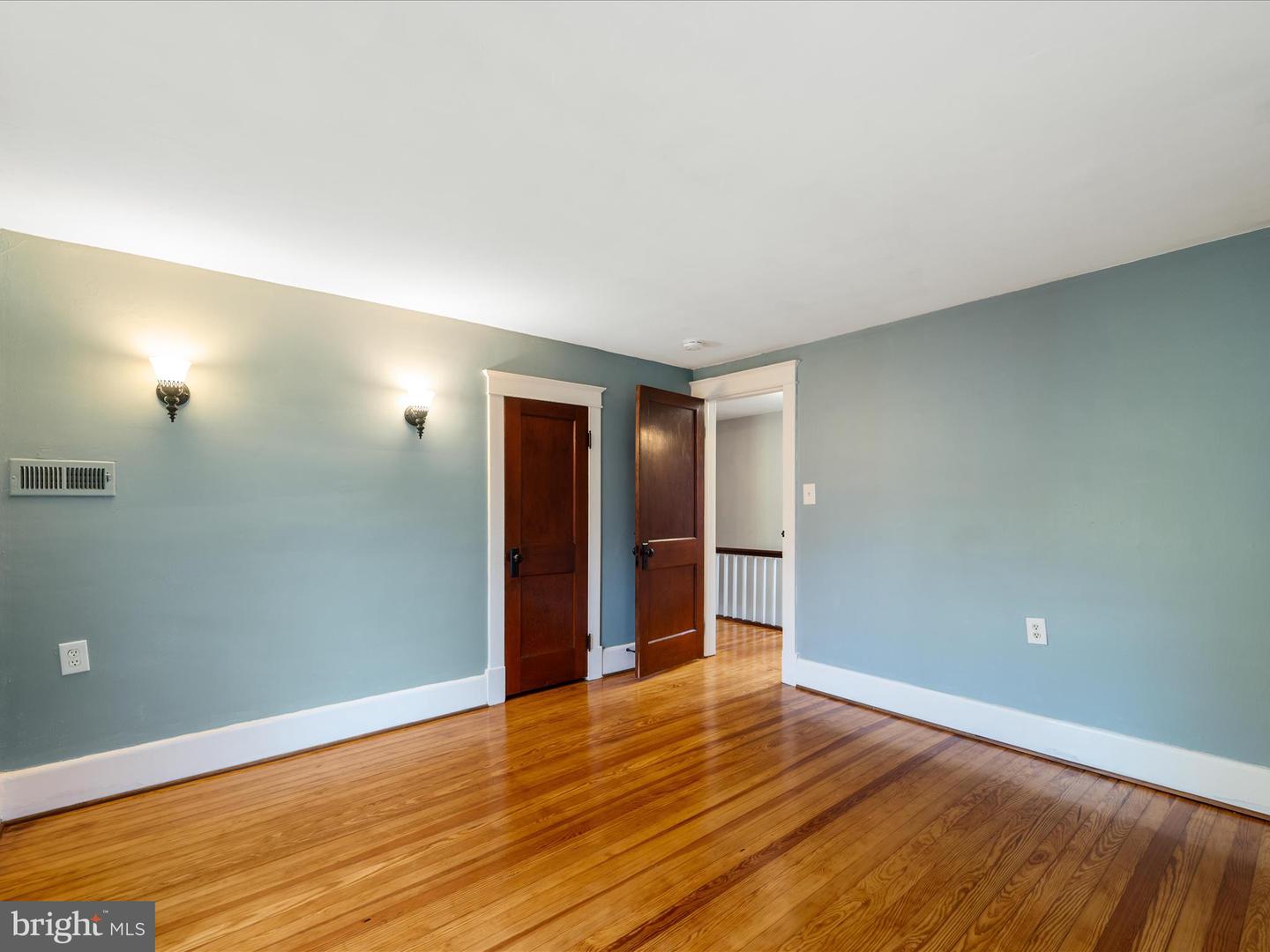 107 E MONMOUTH ST, WINCHESTER, Virginia 22601, 3 Bedrooms Bedrooms, ,1 BathroomBathrooms,Residential,For sale,107 E MONMOUTH ST,VAWI2007482 MLS # VAWI2007482