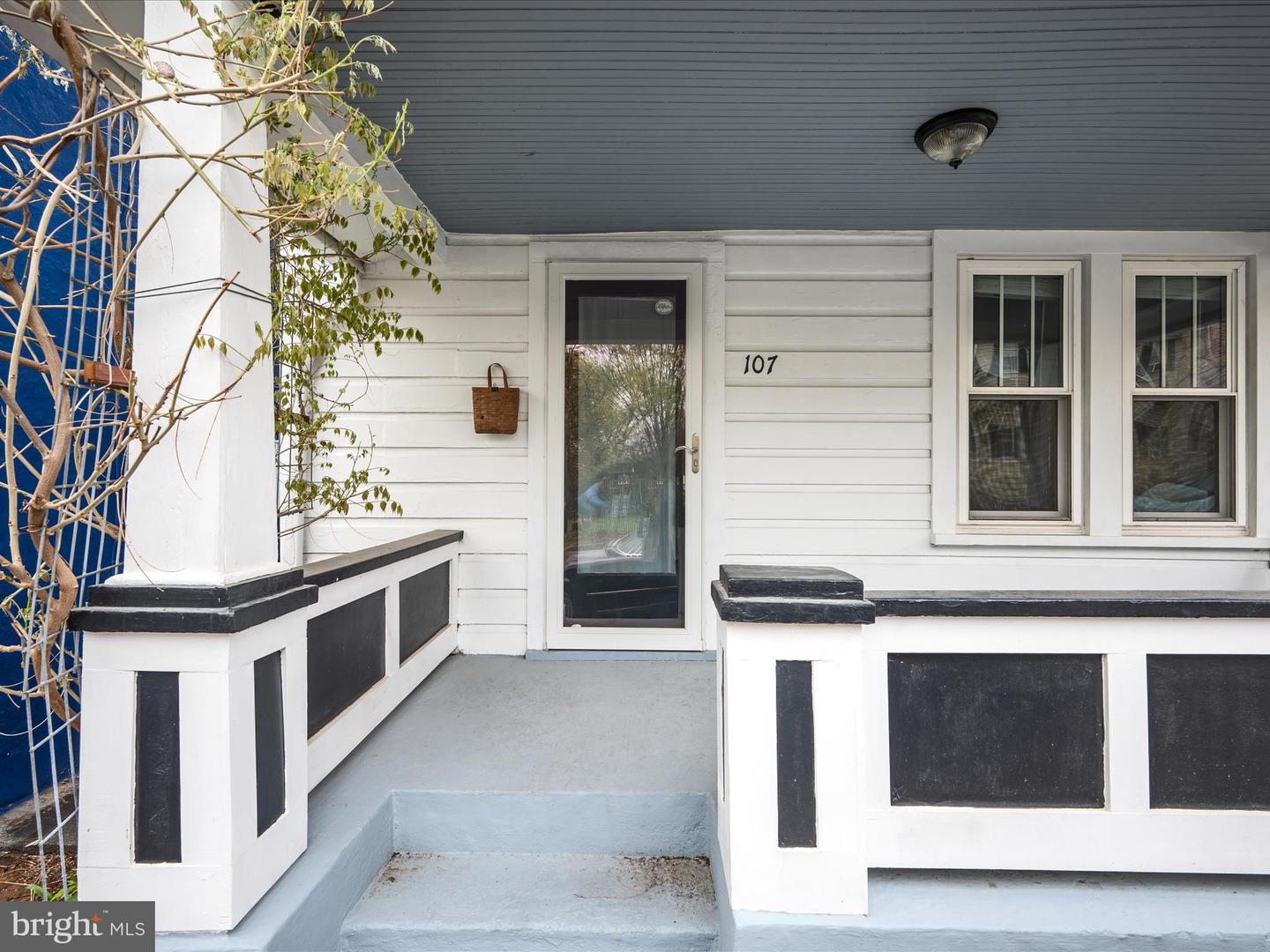 107 E MONMOUTH ST, WINCHESTER, Virginia 22601, 3 Bedrooms Bedrooms, ,1 BathroomBathrooms,Residential,For sale,107 E MONMOUTH ST,VAWI2007482 MLS # VAWI2007482