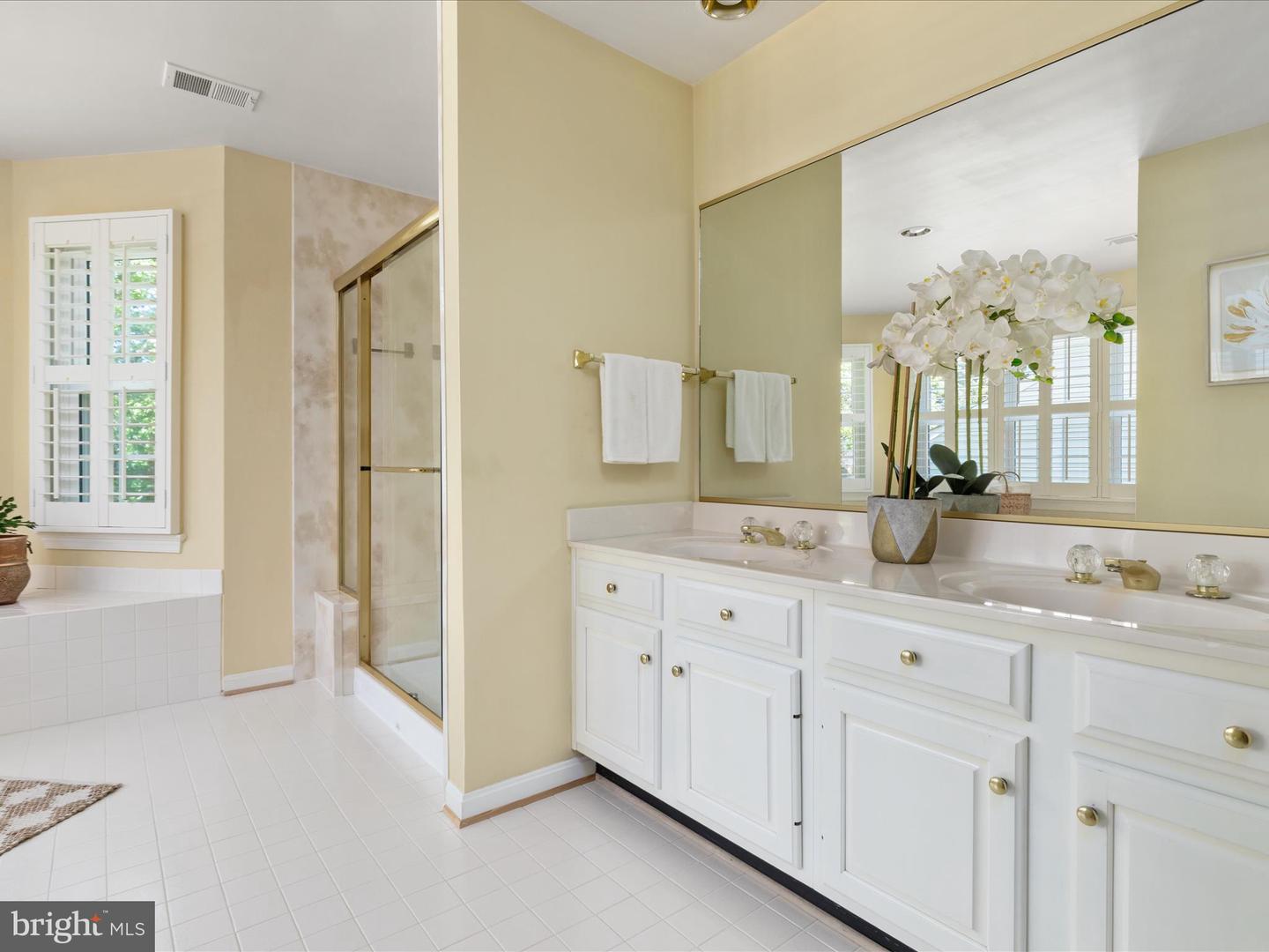 8105 HADDINGTON CT, FAIRFAX STATION, Virginia 22039, 4 Bedrooms Bedrooms, ,3 BathroomsBathrooms,Residential,For sale,8105 HADDINGTON CT,VAFX2235152 MLS # VAFX2235152