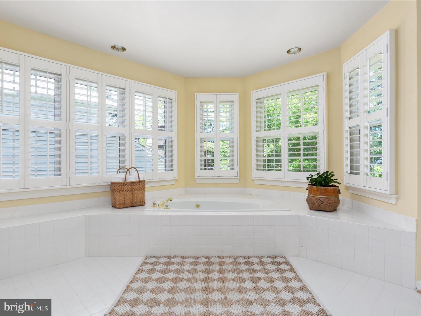 8105 HADDINGTON CT, FAIRFAX STATION, Virginia 22039, 4 Bedrooms Bedrooms, ,3 BathroomsBathrooms,Residential,For sale,8105 HADDINGTON CT,VAFX2235152 MLS # VAFX2235152
