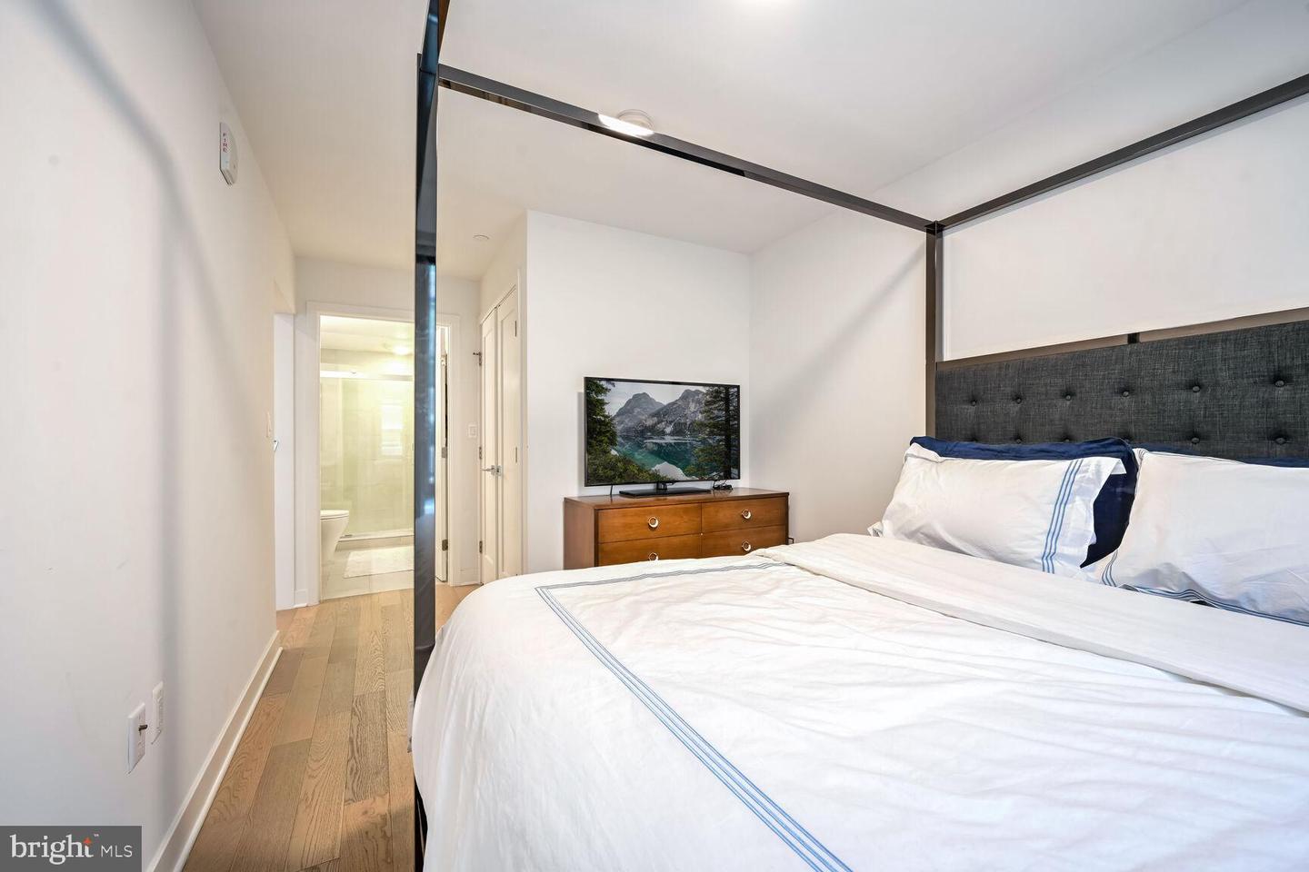 37 L ST SE #401, WASHINGTON, District Of Columbia 20003, 2 Bedrooms Bedrooms, ,2 BathroomsBathrooms,Residential,For sale,37 L ST SE #401,DCDC2196832 MLS # DCDC2196832