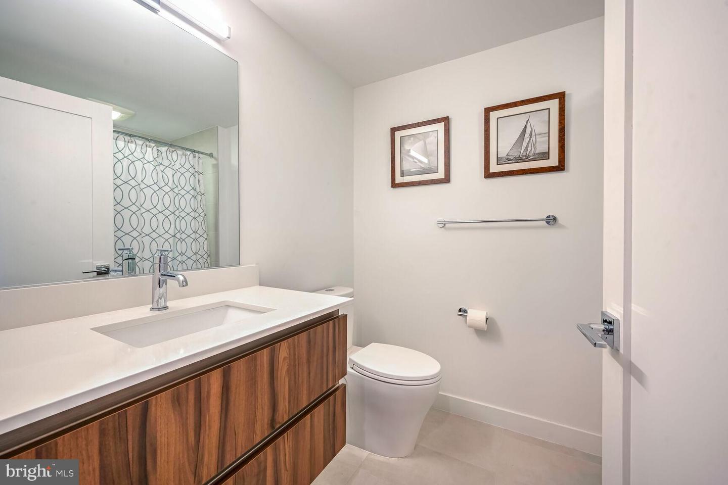 37 L ST SE #401, WASHINGTON, District Of Columbia 20003, 2 Bedrooms Bedrooms, ,2 BathroomsBathrooms,Residential,For sale,37 L ST SE #401,DCDC2196832 MLS # DCDC2196832