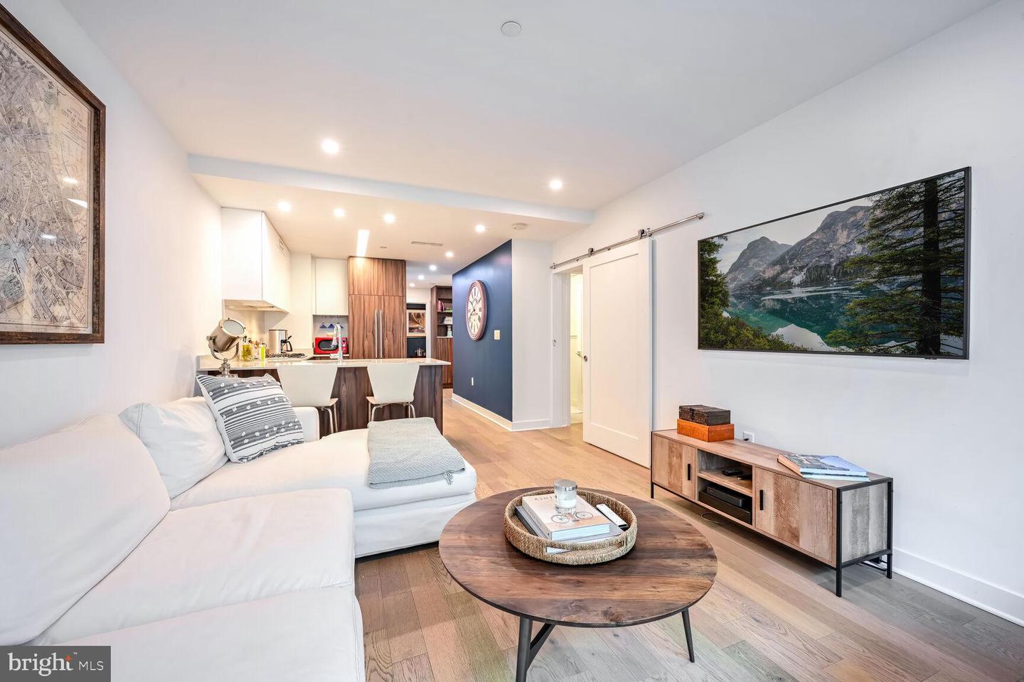37 L ST SE #401, WASHINGTON, District Of Columbia 20003, 2 Bedrooms Bedrooms, ,2 BathroomsBathrooms,Residential,For sale,37 L ST SE #401,DCDC2196832 MLS # DCDC2196832
