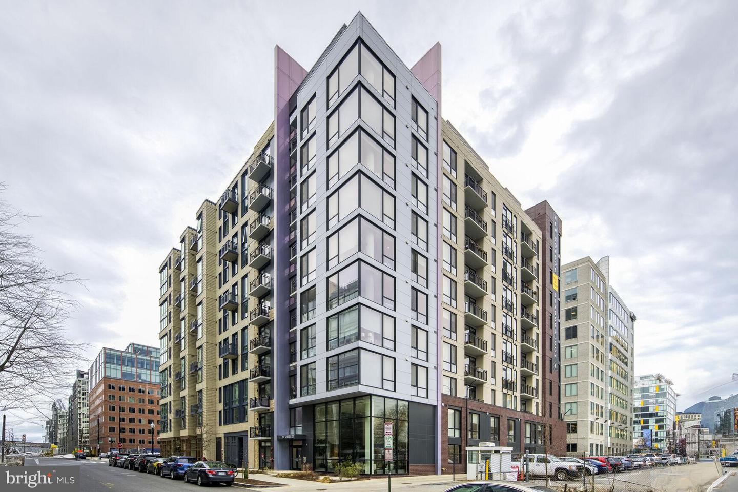 37 L ST SE #401, WASHINGTON, District Of Columbia 20003, 2 Bedrooms Bedrooms, ,2 BathroomsBathrooms,Residential,For sale,37 L ST SE #401,DCDC2196832 MLS # DCDC2196832