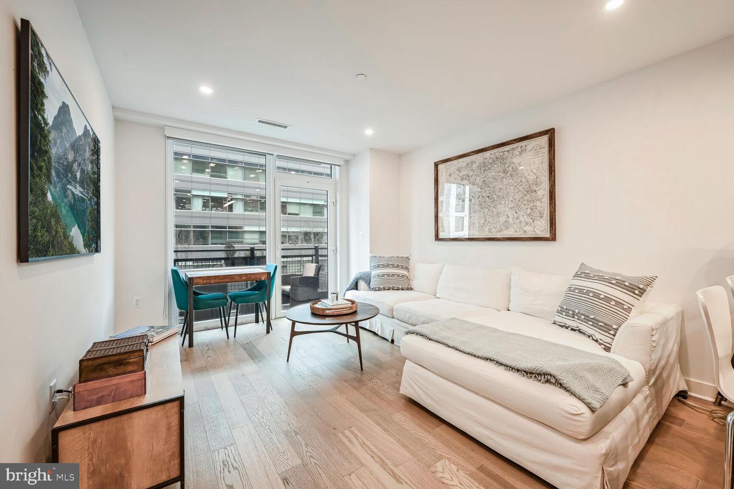 37 L ST SE #401, WASHINGTON, District Of Columbia 20003, 2 Bedrooms Bedrooms, ,2 BathroomsBathrooms,Residential,For sale,37 L ST SE #401,DCDC2196832 MLS # DCDC2196832