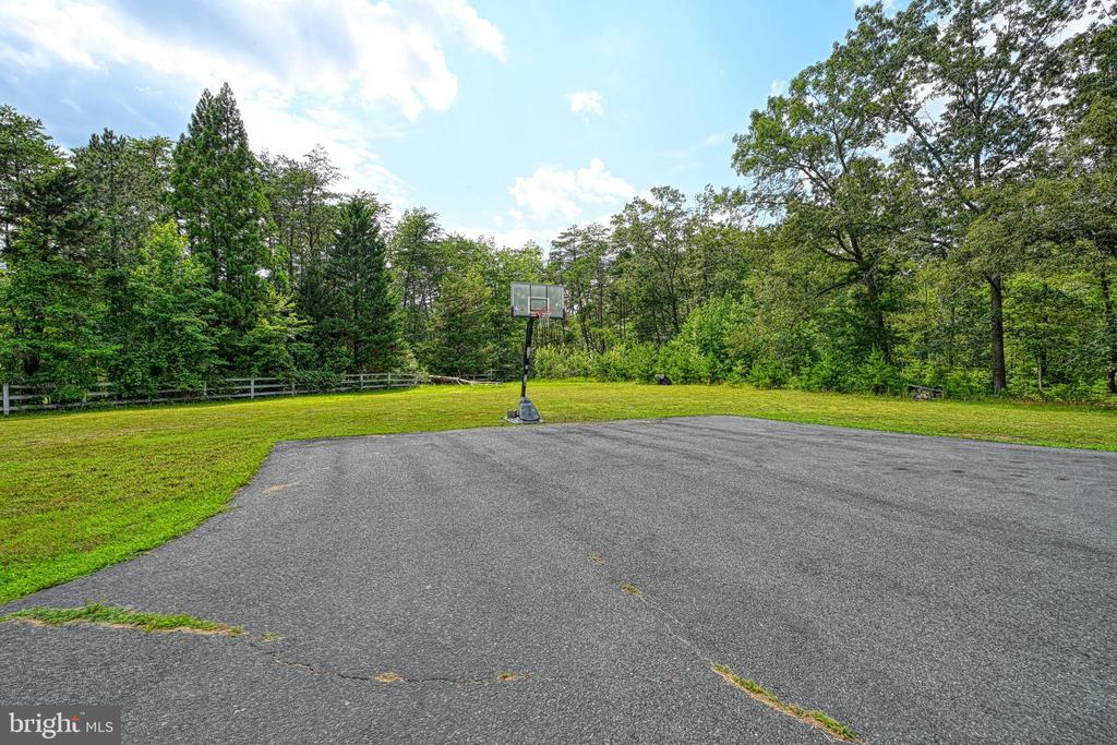 3716 MARTIN KINGS RD, CHARLOTTESVILLE, Virginia 22902, 4 Bedrooms Bedrooms, ,3 BathroomsBathrooms,Residential,3716 MARTIN KINGS RD,VAAB2001044 MLS # VAAB2001044