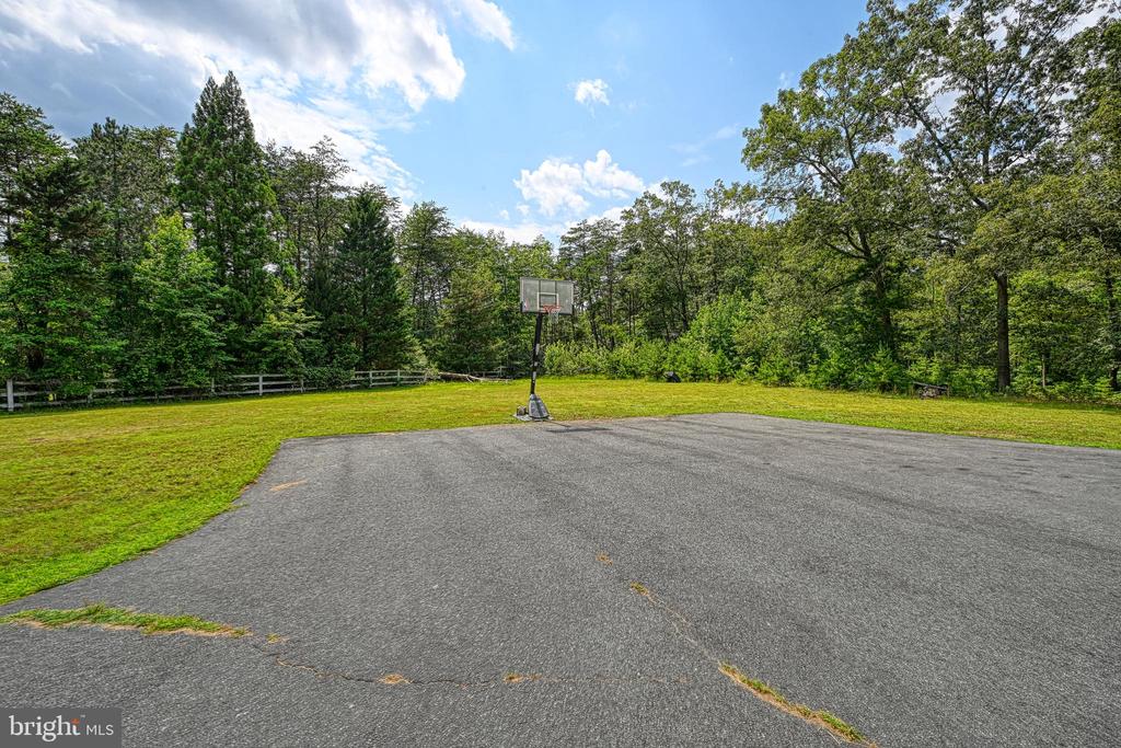3716 MARTIN KINGS RD, CHARLOTTESVILLE, Virginia 22902, 4 Bedrooms Bedrooms, ,3 BathroomsBathrooms,Residential,3716 MARTIN KINGS RD,VAAB2001044 MLS # VAAB2001044