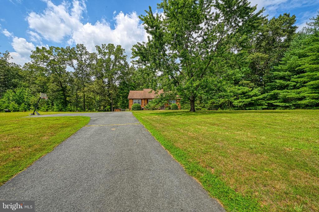3716 MARTIN KINGS RD, CHARLOTTESVILLE, Virginia 22902, 4 Bedrooms Bedrooms, ,3 BathroomsBathrooms,Residential,3716 MARTIN KINGS RD,VAAB2001044 MLS # VAAB2001044