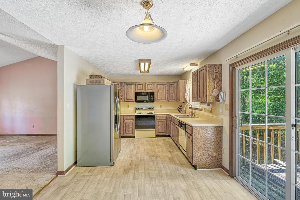 3716 MARTIN KINGS RD, CHARLOTTESVILLE, Virginia 22902, 4 Bedrooms Bedrooms, ,3 BathroomsBathrooms,Residential,3716 MARTIN KINGS RD,VAAB2001044 MLS # VAAB2001044