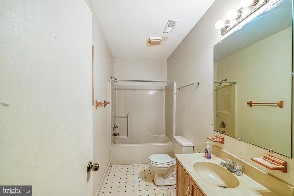 3716 MARTIN KINGS RD, CHARLOTTESVILLE, Virginia 22902, 4 Bedrooms Bedrooms, ,3 BathroomsBathrooms,Residential,3716 MARTIN KINGS RD,VAAB2001044 MLS # VAAB2001044