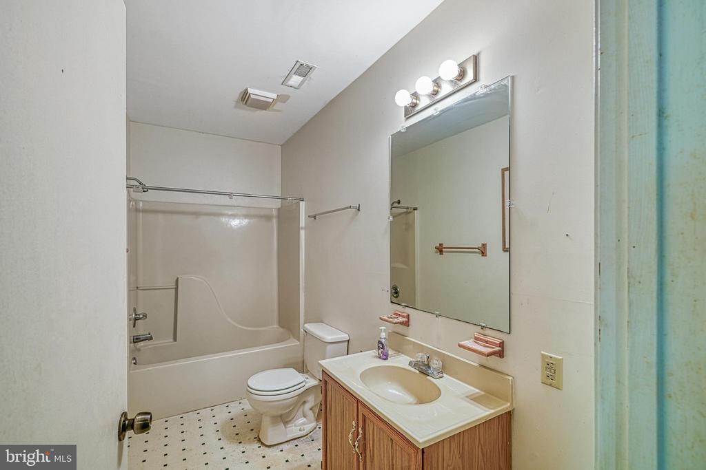 3716 MARTIN KINGS RD, CHARLOTTESVILLE, Virginia 22902, 4 Bedrooms Bedrooms, ,3 BathroomsBathrooms,Residential,3716 MARTIN KINGS RD,VAAB2001044 MLS # VAAB2001044