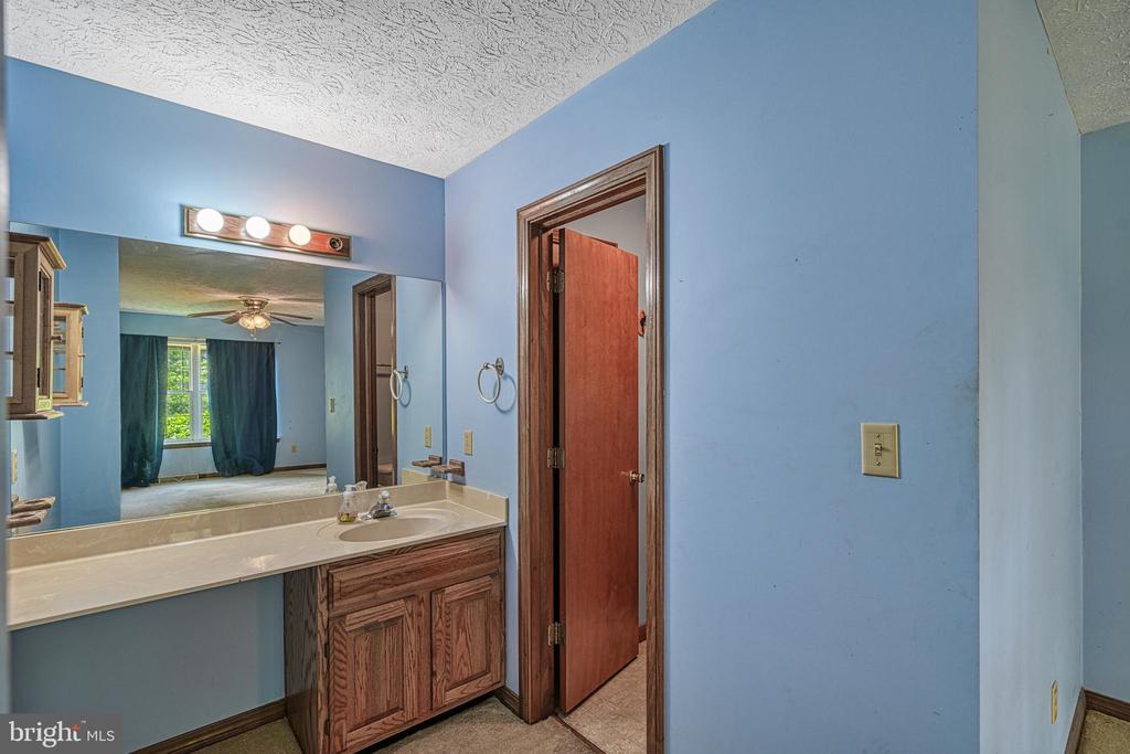 3716 MARTIN KINGS RD, CHARLOTTESVILLE, Virginia 22902, 4 Bedrooms Bedrooms, ,3 BathroomsBathrooms,Residential,3716 MARTIN KINGS RD,VAAB2001044 MLS # VAAB2001044