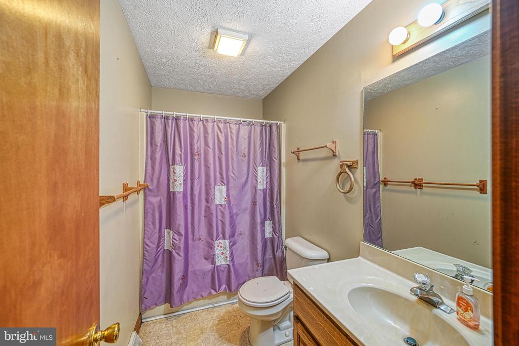 3716 MARTIN KINGS RD, CHARLOTTESVILLE, Virginia 22902, 4 Bedrooms Bedrooms, ,3 BathroomsBathrooms,Residential,3716 MARTIN KINGS RD,VAAB2001044 MLS # VAAB2001044