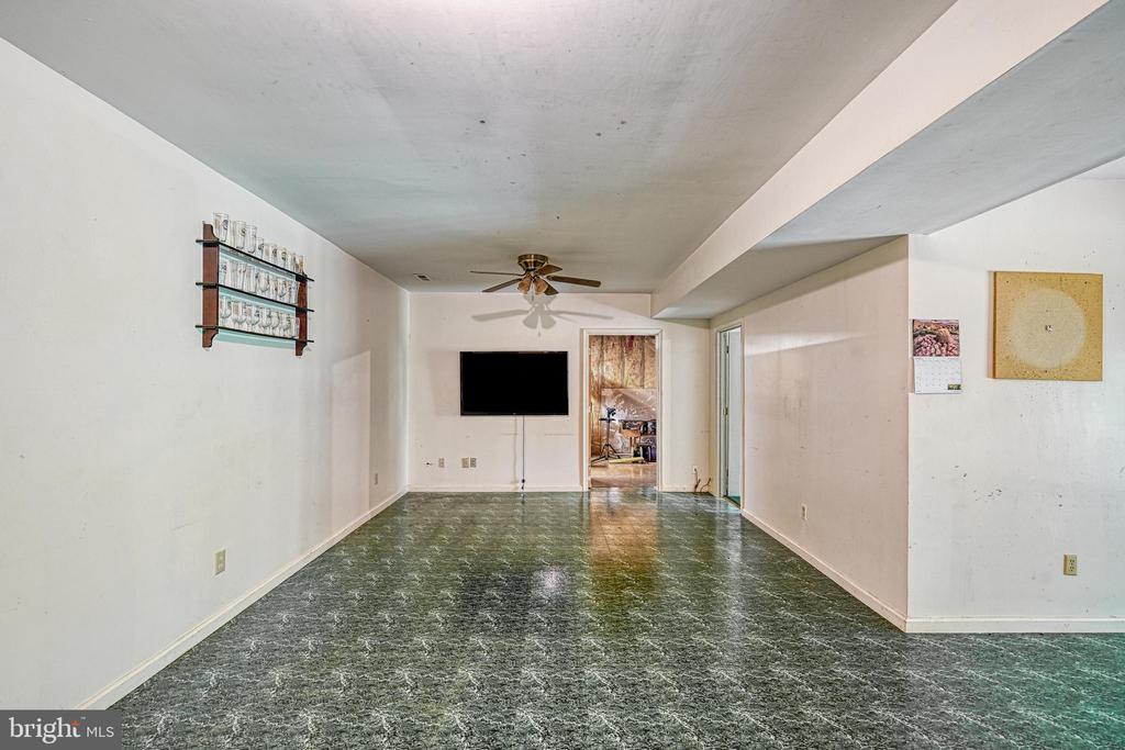 3716 MARTIN KINGS RD, CHARLOTTESVILLE, Virginia 22902, 4 Bedrooms Bedrooms, ,3 BathroomsBathrooms,Residential,3716 MARTIN KINGS RD,VAAB2001044 MLS # VAAB2001044