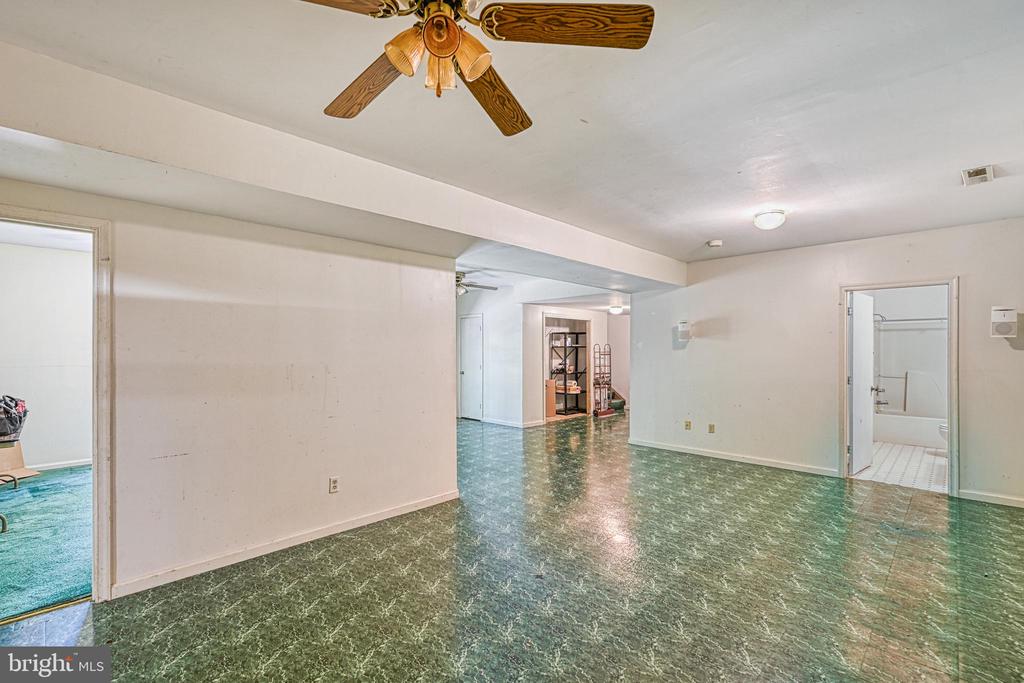 3716 MARTIN KINGS RD, CHARLOTTESVILLE, Virginia 22902, 4 Bedrooms Bedrooms, ,3 BathroomsBathrooms,Residential,3716 MARTIN KINGS RD,VAAB2001044 MLS # VAAB2001044