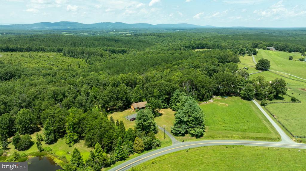 3716 MARTIN KINGS RD, CHARLOTTESVILLE, Virginia 22902, 4 Bedrooms Bedrooms, ,3 BathroomsBathrooms,Residential,3716 MARTIN KINGS RD,VAAB2001044 MLS # VAAB2001044